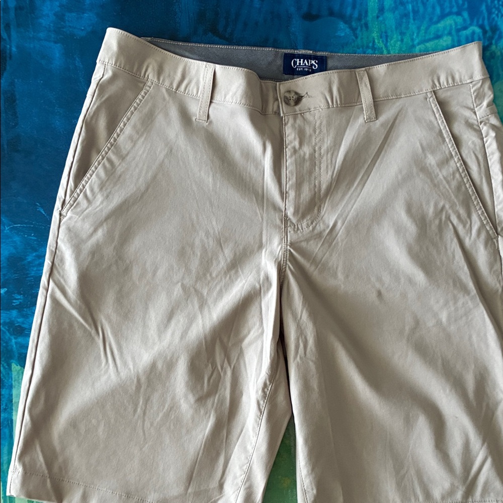 Chaps Men's Khaki
Performance Shorts Size 32
Nylon Stretch Casual Golf